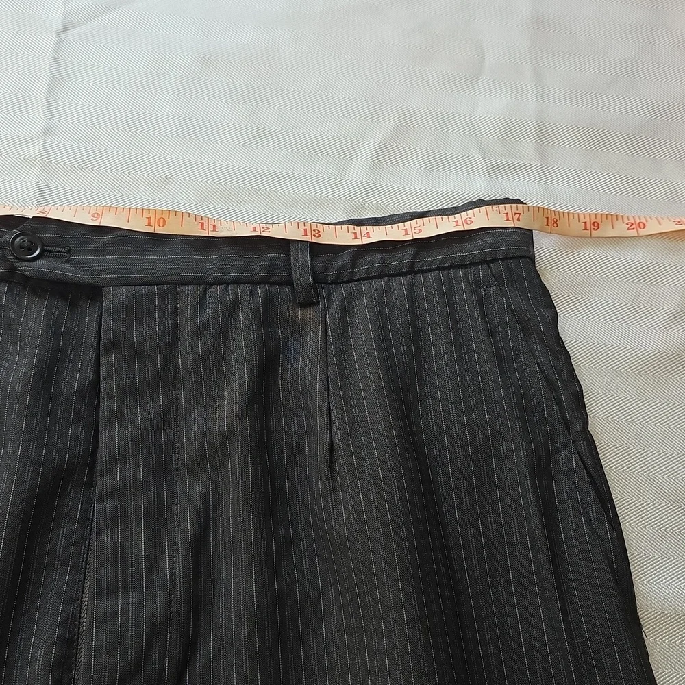 🌸Armani Men's Gray Pinstripe Pants Waist‎ 40 ×31